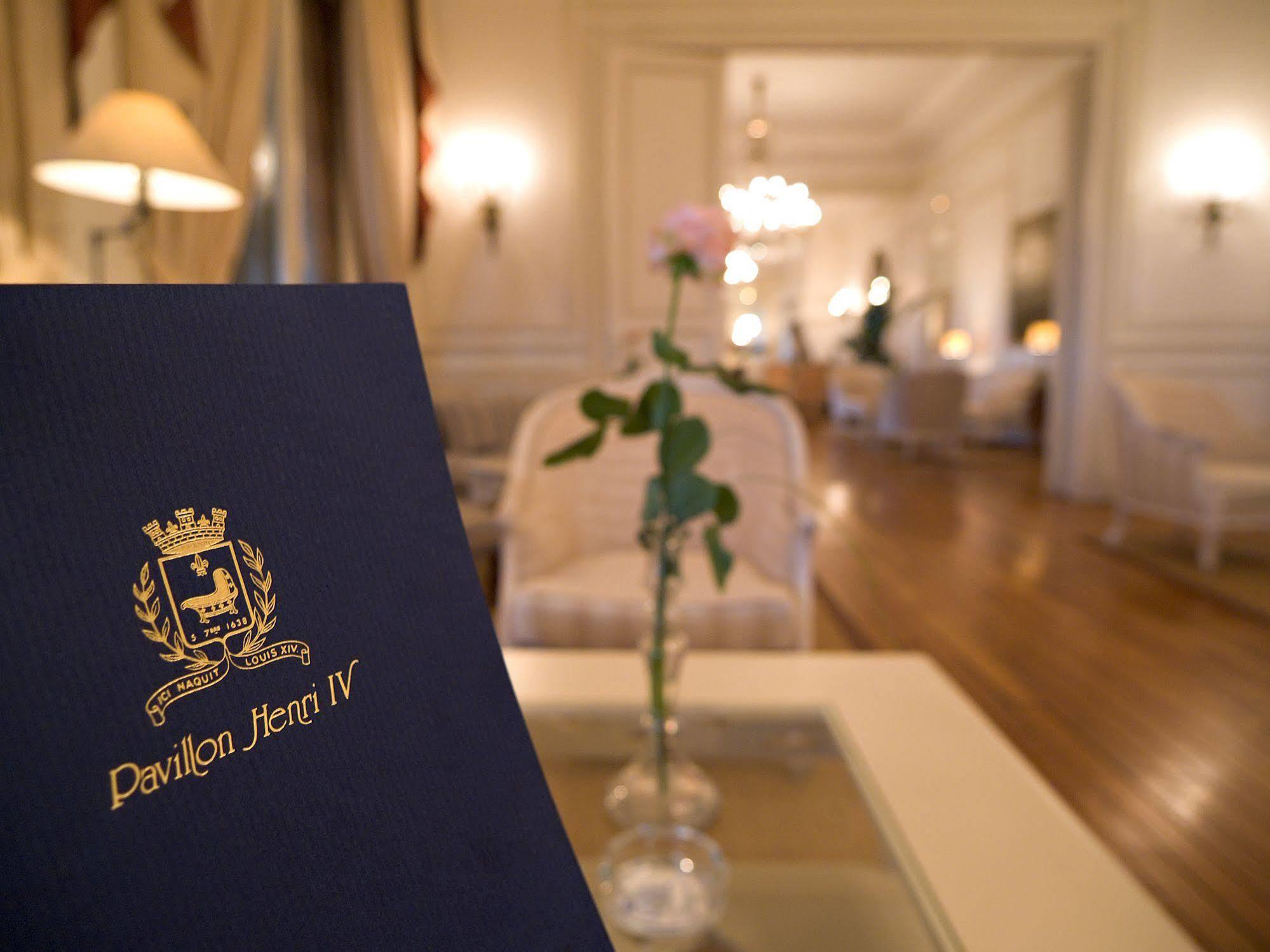 Pavillon Henri IV Hotel Restaurant Gastronomique Terrasse Saint-Germain-en-Laye ภายนอก รูปภาพ